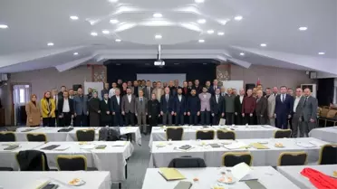 İnegöl Belediyesi yetkilileri toplantı sırasında