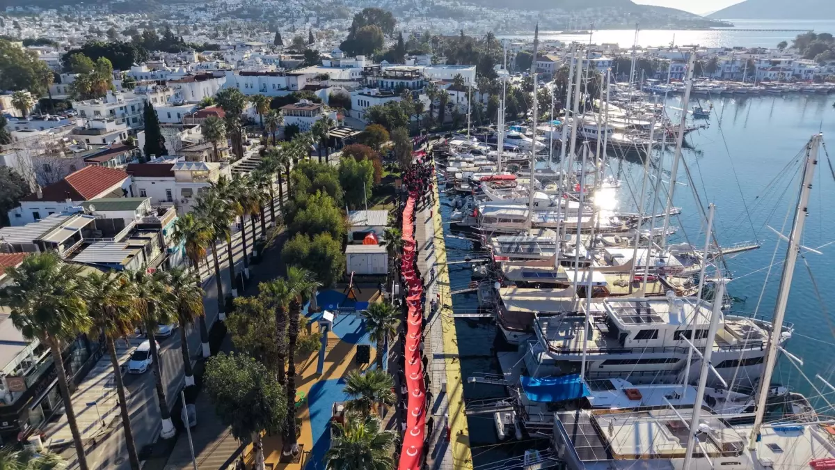 Bodrum’da 120 Metrelik Türk Bayrağıyla Sarıkamış Şehitleri Anıldı