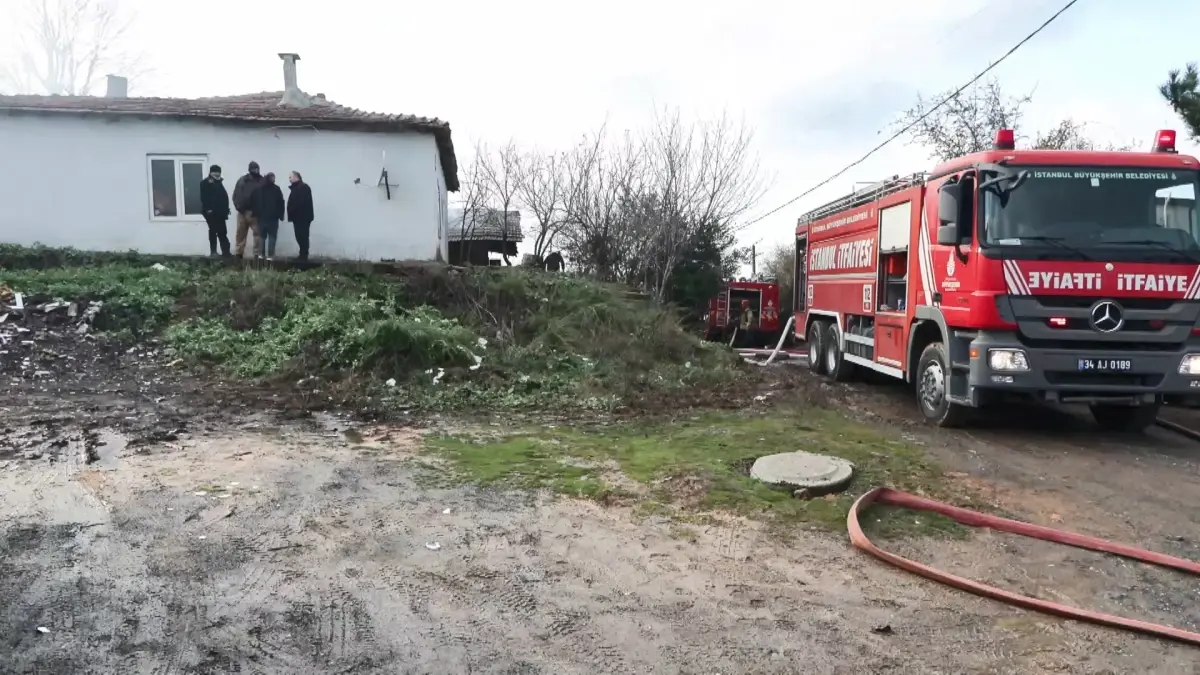 Beykoz’da Gecekondunun Kömürlük Bölümünde Çıkan Yangın Hızla Söndürüldü