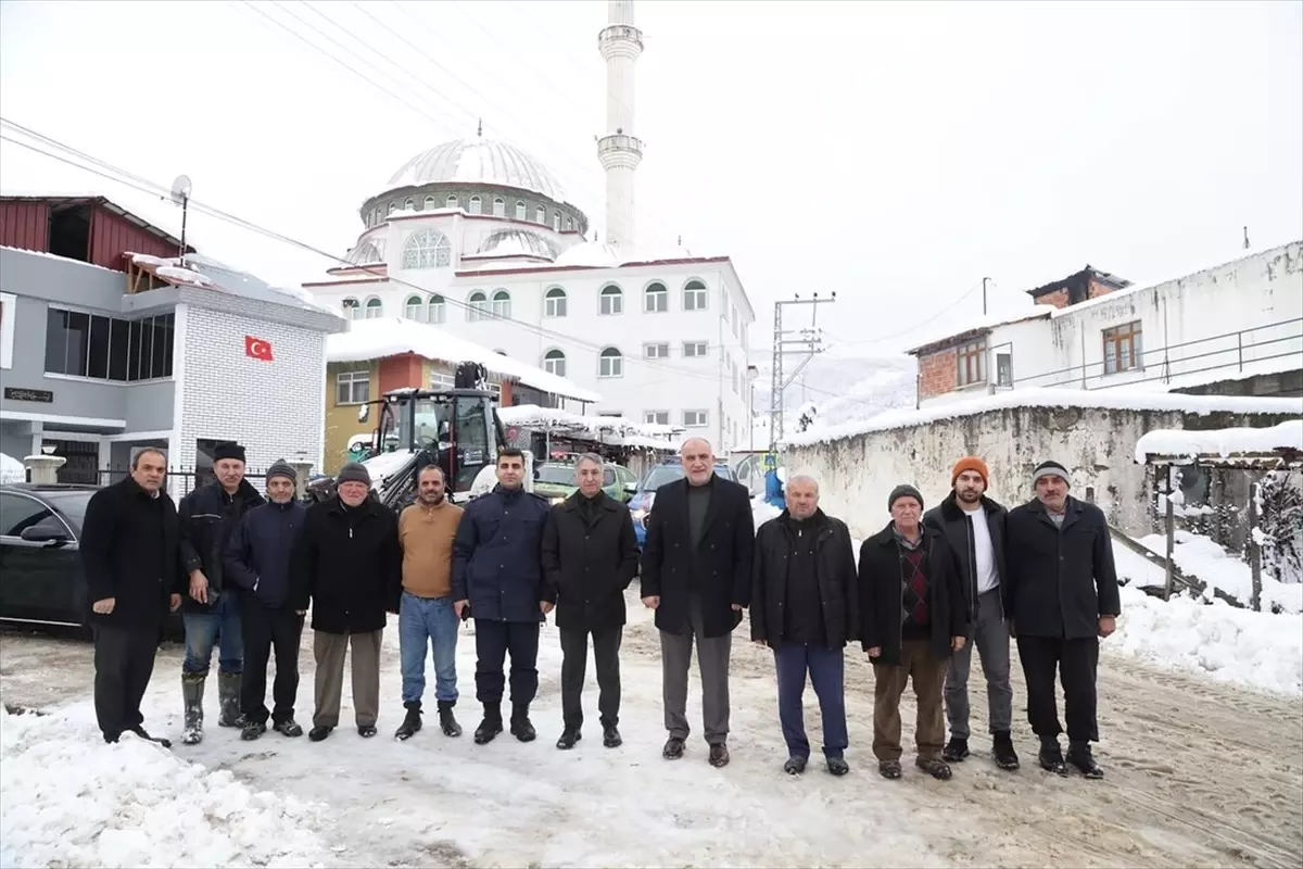 Canik’te Karla Mücadele Ekipleri 7/24 Hizmet Veriyor