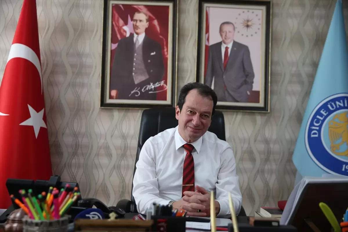 2025 Fotoğraf Yarışması: Dicle Üniversitesi Rektörü Eronat'ın Seçimleri ve Oylama Detayları