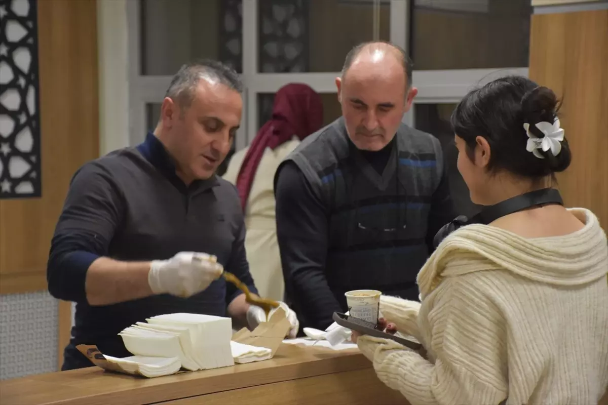 Gümüşhane Üniversitesi Öğrencilerine Kış Enerjisi: Herle İkramı