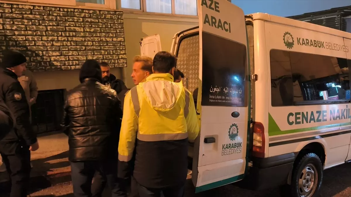 Karabük’te 77 Yaşındaki Yaşlı Adam Apartman Merdiven Boşluğunda Hayatını Kaybetti