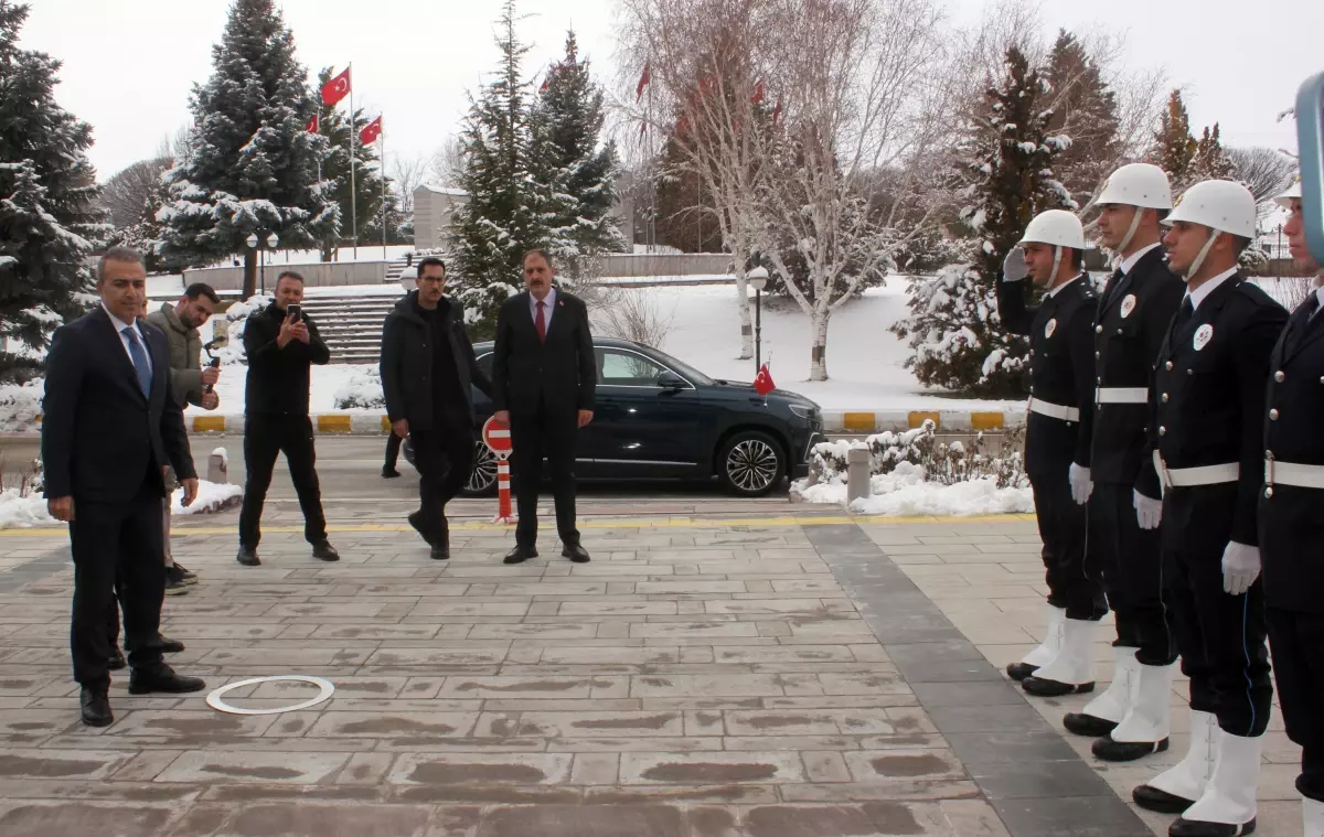 Hayrettin Çiçek, Karaman Valiliğine Resmen Atandı ve Görevine Başladı