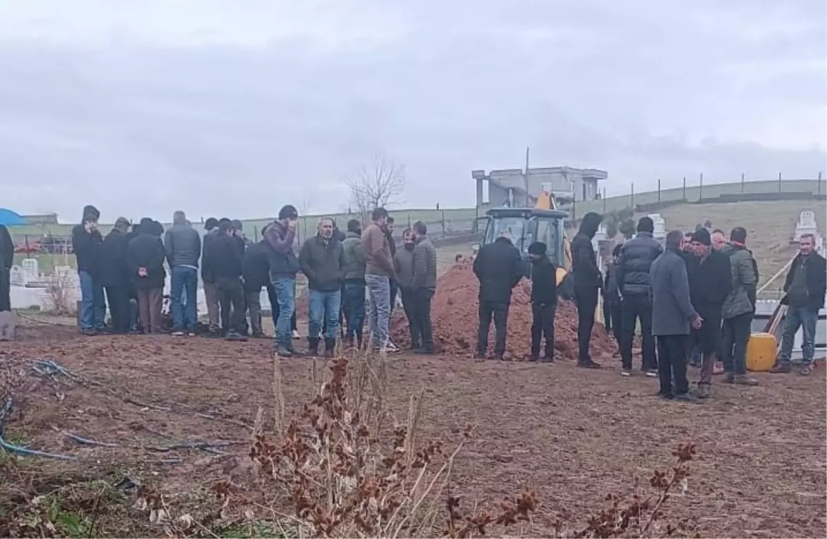 Niğde'de Zincirleme Trafik Kazası: Düğün Yolunda İki Kuzen Hayatını Kaybetti
