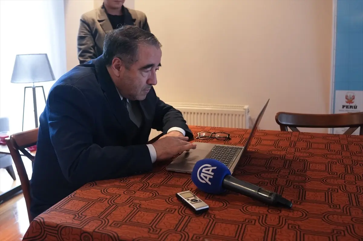 Peru Büyükelçisi Cesar Augusto de Las Casas, Ankara’da ‘Yılın Kareleri’ Oylamasına Katıldı