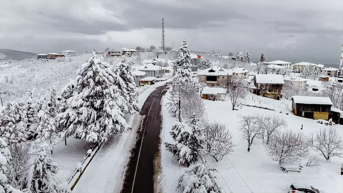 Kocaali'de Bembeyaz Kış Manzaraları Drone Kamerasıyla Kaydedildi