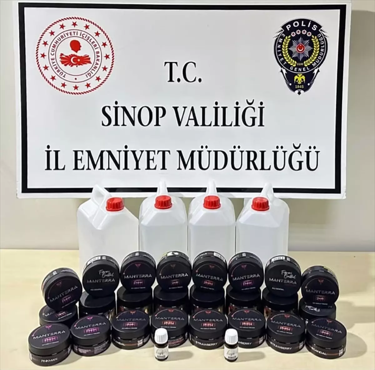 Sinop'ta 20 Litre Alkol ve Kaçak Tütün Ele Geçirildi: 3 Şüpheli Gözaltında