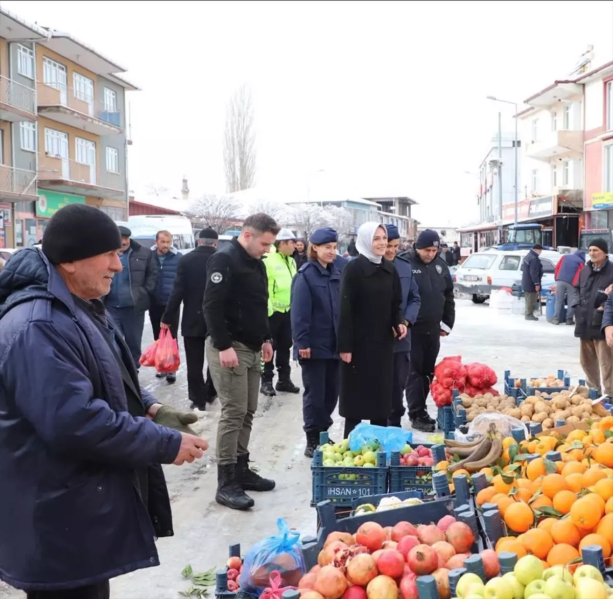 Sulusaray Kaymakamı Safiye Orhan, Pazar Alanında Esnaf ve Vatandaşlarla Buluştu