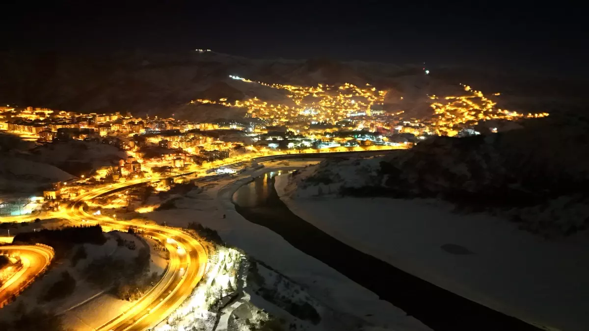 Tunceli'de Şiddetli Buzlanma Nedeniyle Okullar 1 Gün Kapandı