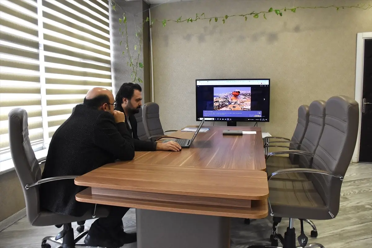 Van İl Sağlık Müdürü Tosun, Yılın Kareleri Oylamasında Oy Kullandı