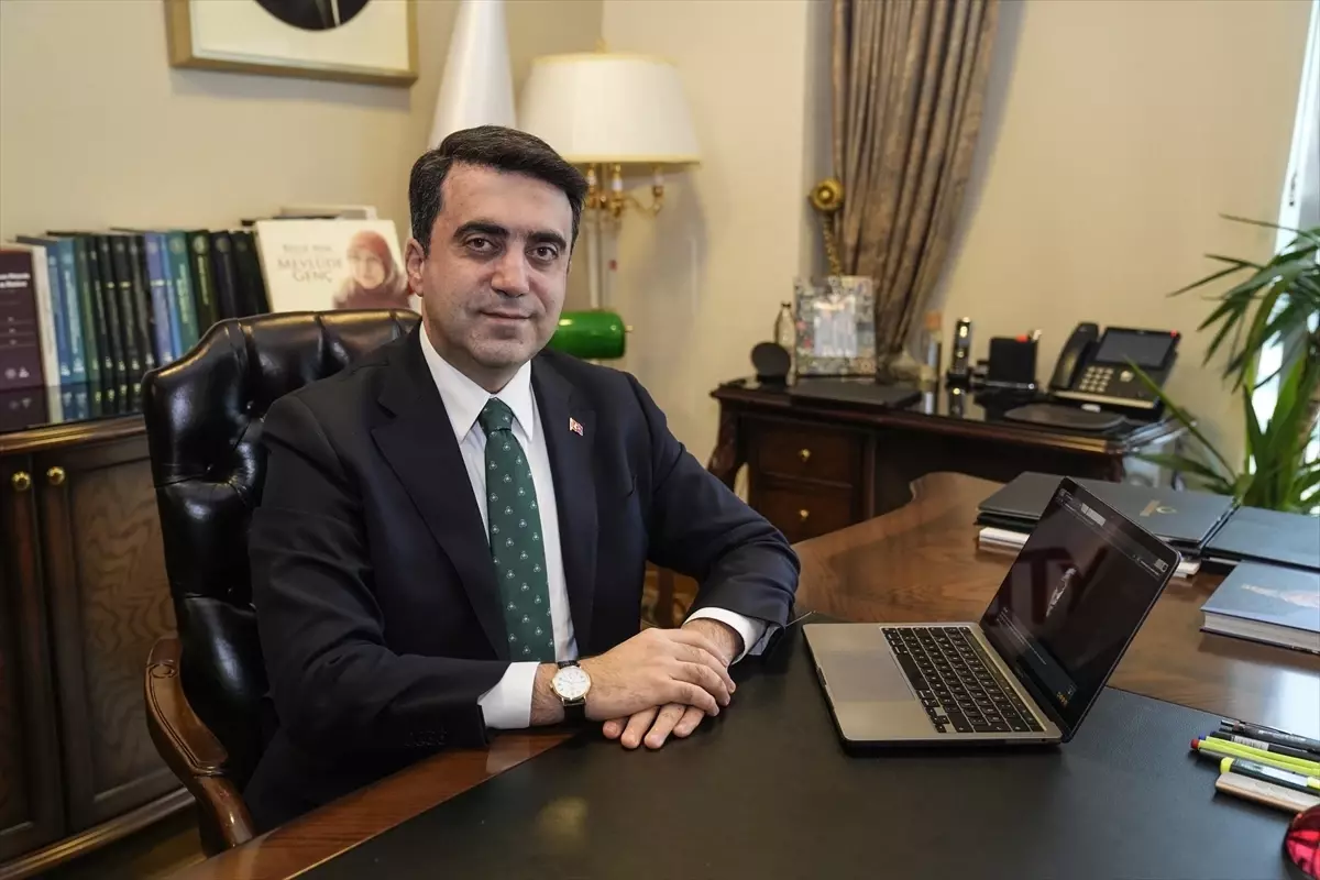 YTB Başkanı Turus, AA’nın “Yılın Kareleri” Seçiminde Öne Çıkan Fotoğrafları Belirledi