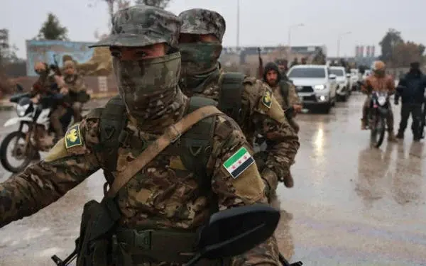 Çatışma sonrası yıkılmış binalar