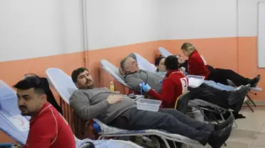 Kan bağışı kampanyası için hazırlanan etkinlik standı