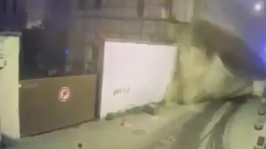 Güvenlik kamerası duvar çöküşü anı