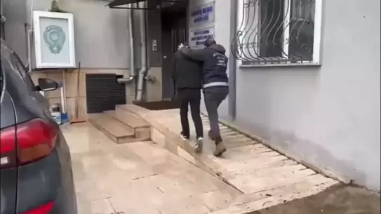 Büyükçekmece İlçe Sağlık Müdürlüğü'nde Cep Telefonu Hırsızlığı Şaşırtıcı Anlar Kameralarda