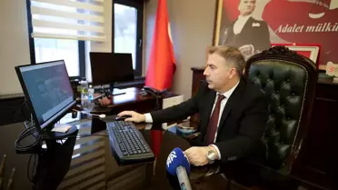 Dağ yürüyüşünde gün doğumu