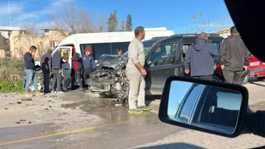 Osmaniye'de İşçi Taşıyan Minibüs ve Hafif Ticari Araç Çarpıştı: 7 Yaralı