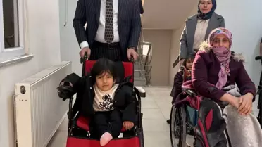 Akülü tekerlekli sandalye yakın çekim