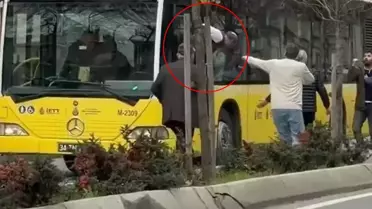 Üsküdar’da IETT otobüsü şoförünün camdan dışarı sarkmasıyla büyüyen trafik tartışması