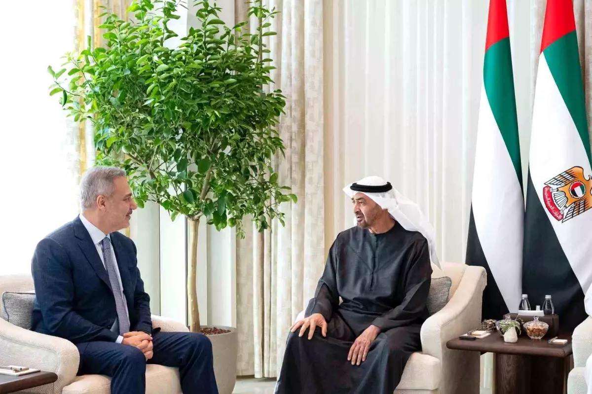 Dışişleri Bakanı Hakan Fidan, BAE Devlet Başkanıyla Abu Dabi'de Görüştü