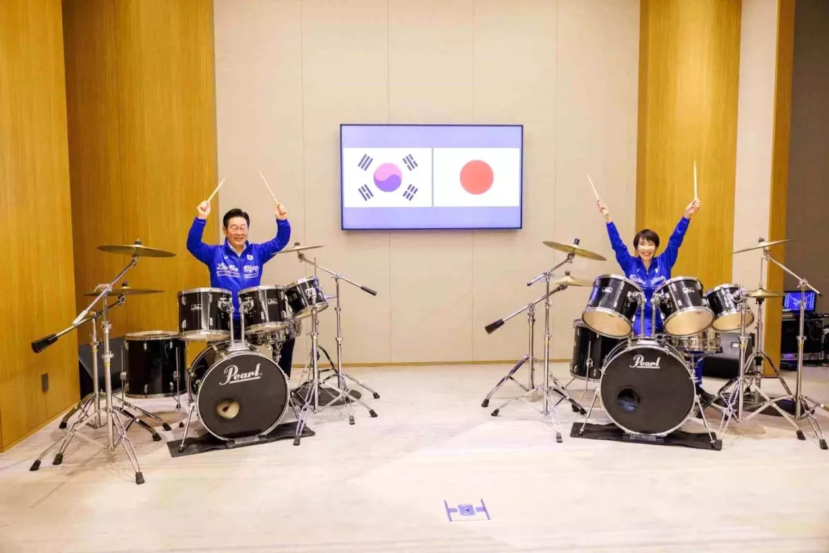 Japonya ve Güney Kore Liderlerinden K‑Poplu Diplomasi Şöleni