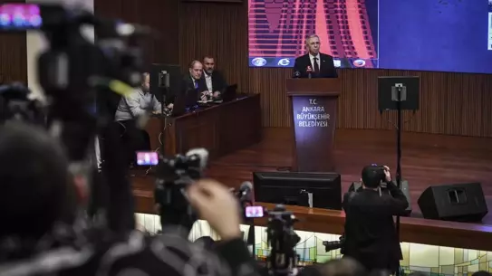 Mansur Yavaş su akışını denetliyor