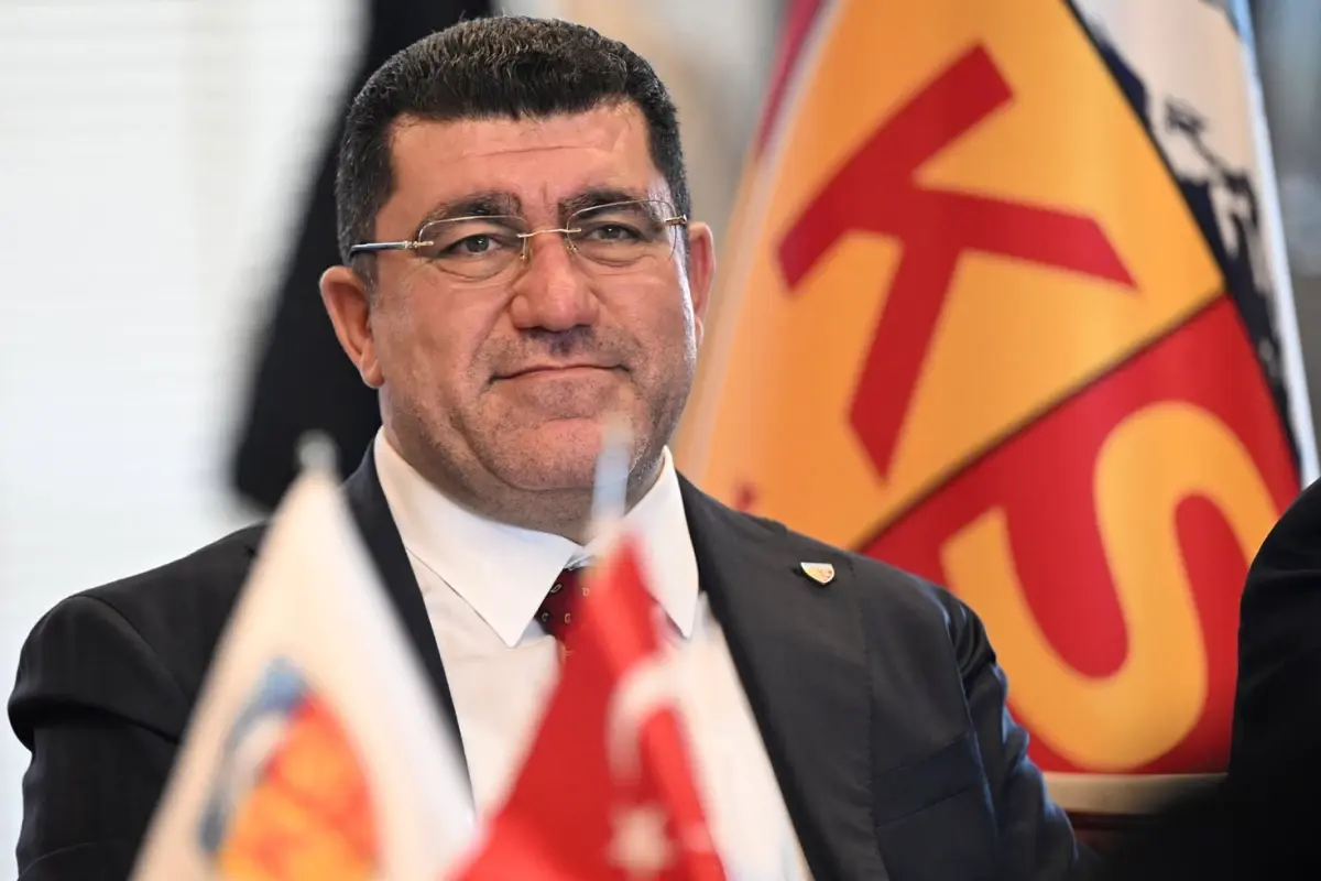 Kayserispor, Burak Kapacak’ın Bonservisini Fenerbahçe’den Aldı: Başkan Açıkalın Canlı Yayında Açıklama Yaptı