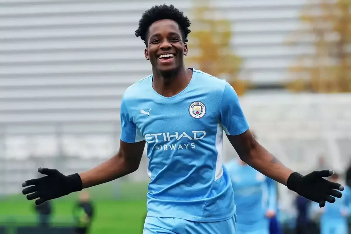 Adedire Mebude Çaykur Rizespor'a Transfer Oldu: Manchester City'nin Gelecek Vadeden Yıldızı Yeni Adresinde