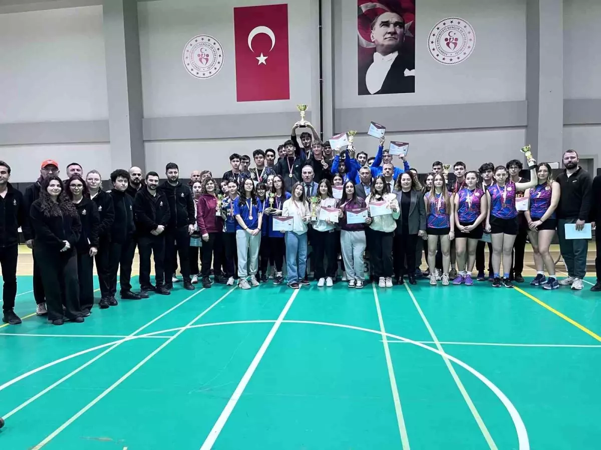 Aydın’da Okul Sporları Karate ve Badminton İl Birinciliği Coşkuyla Tamamlandı