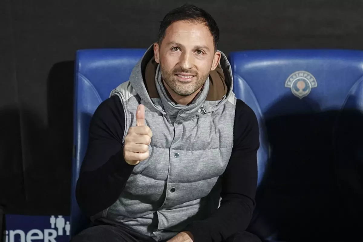 Tedesco, Kante Transferi Sorusu Karşısında Sessiz Kaldı: "Dedikodulara Yorum Yapmam"