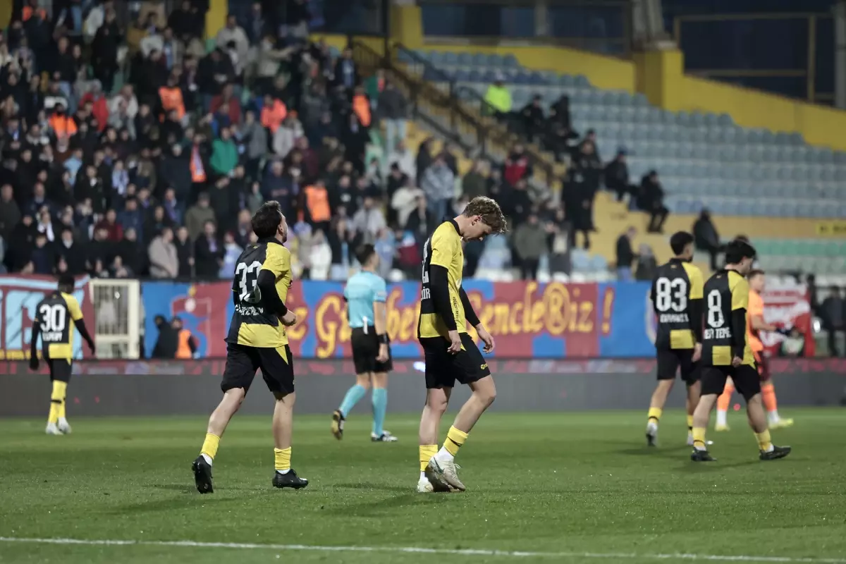 Trabzonspor, İstanbulspor'u 6-1 Yıktı: Seyirci Coşkusu ve Maçın Öne Çıkan Anları