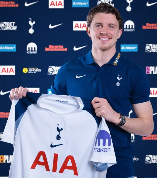 Atletico Madrid taraftarları transferi tartışıyor