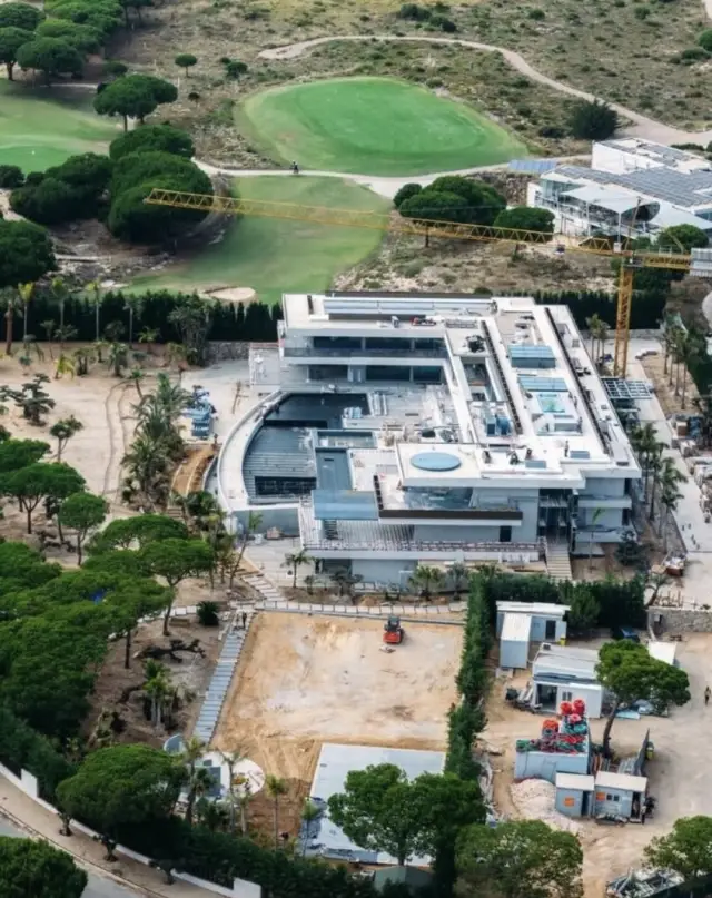 Villanın lüks iç mekanlarından bir fotoğraf