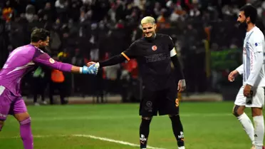 Mauro Icardi Arda Akbulut'a tebrik ederken