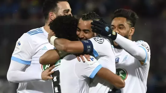 Maç sonrası Marsilya oyuncuları sevinç içinde