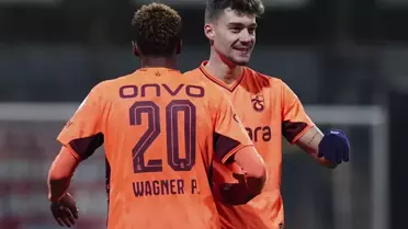 Maçın kritik anlarından bir fotoğraf