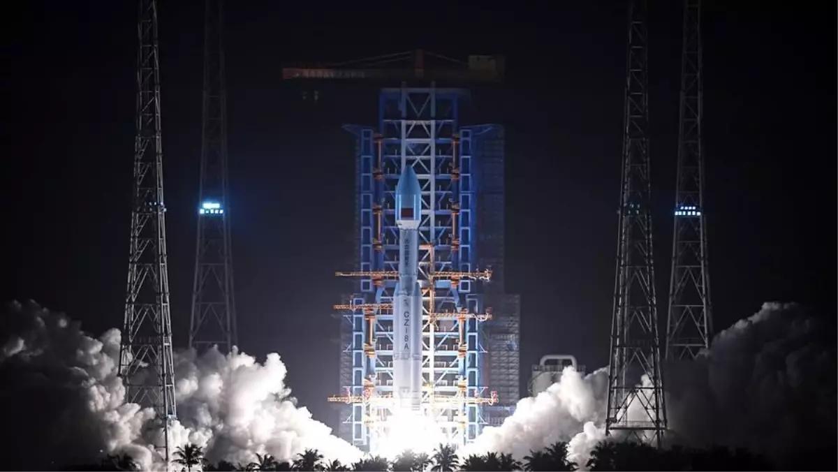 Çin'in Uzun Yürüyüş-8A Roketiyle Gönderdiği 18 Yeni İnternet Uydusu Uzaya Yerleşti