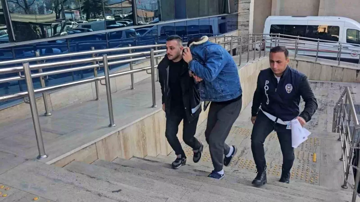 Zonguldak'ta Park Halindeki Kamyonetin Kaymasıyla 4 Yaşındaki Çocuk Hayatını Kaybetti