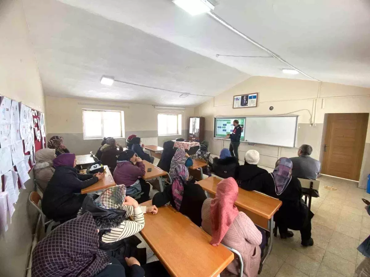 Akyaka’da Anneler İçin Narkotik Bilinçlendirme Eğitimi Başladı