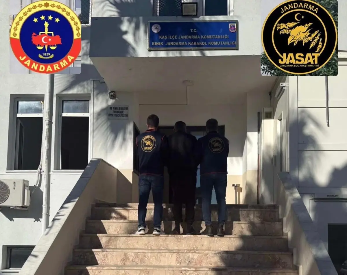 Kaş’ta Jandarma Operasyonu: 40 Yıl Hapis Cezalı Kaçak Yakalandı