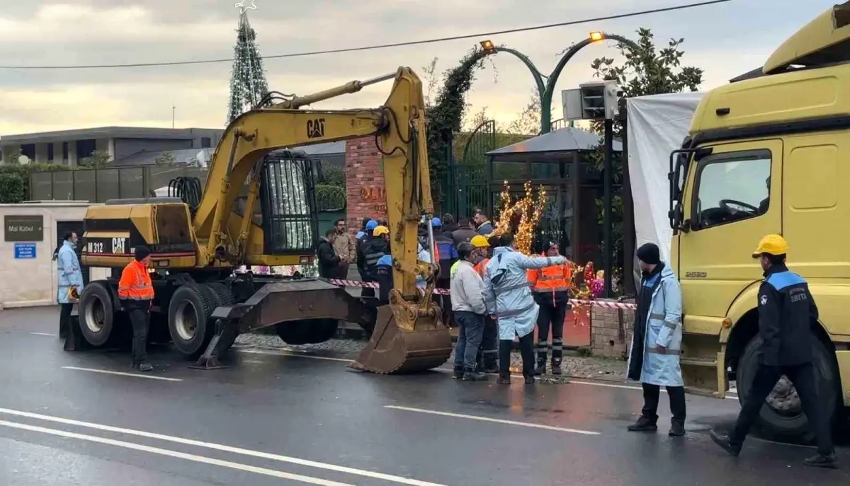 Beşiktaş’ta Oligark İstanbul Gece Kulübünün Kaçak Bölümleri Yıkım Altında