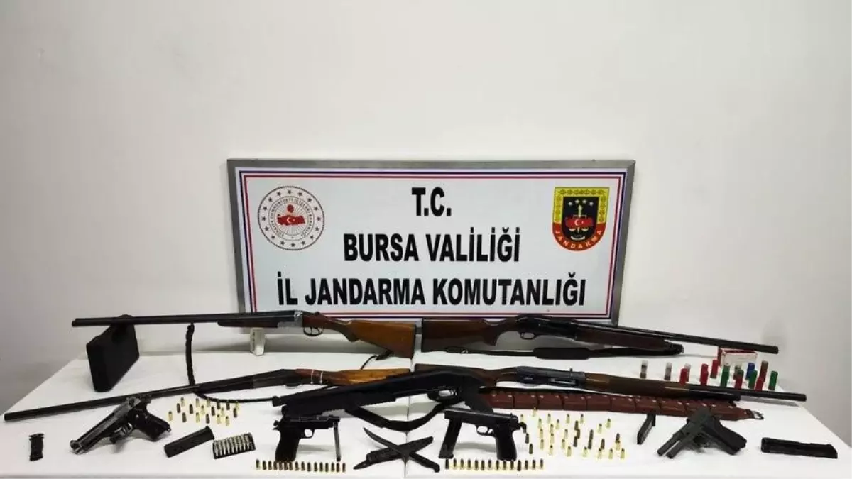 İznik'te Jandarma Operasyonu: Ruhsatsız Silah ve Mühimmat Ele Geçirildi