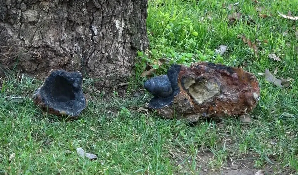Çanakkale'de Parkta Bulunan Patlamamış Askeri Mühimmat Güvenlik Birimlerine Teslim Edildi