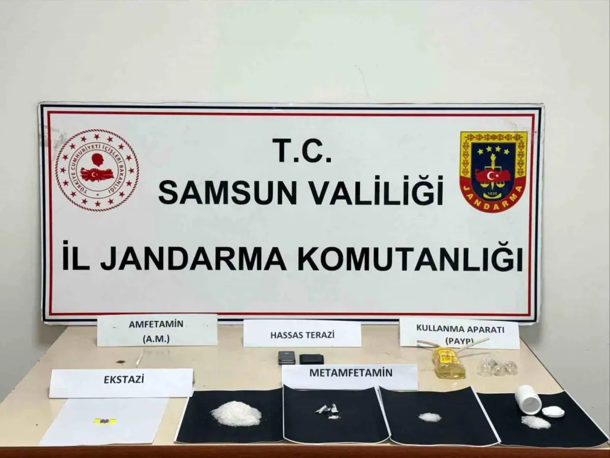 Samsun Kavak'ta Jandarma Uyuşturucu Operasyonu: 3 Şüpheli Gözaltında