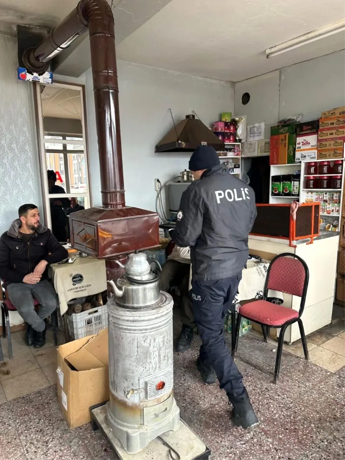 Tercan’da Emniyet, Huzurlu Sokaklar Projesiyle 153 Kişi ve 12 Aracı Denetledi