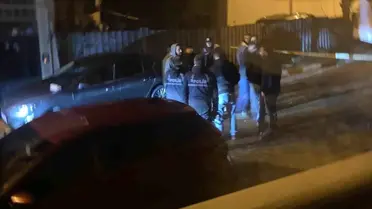 Olay yerindeki araç ve kanlı sahne