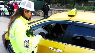 Denetim sırasında polis ekipleri