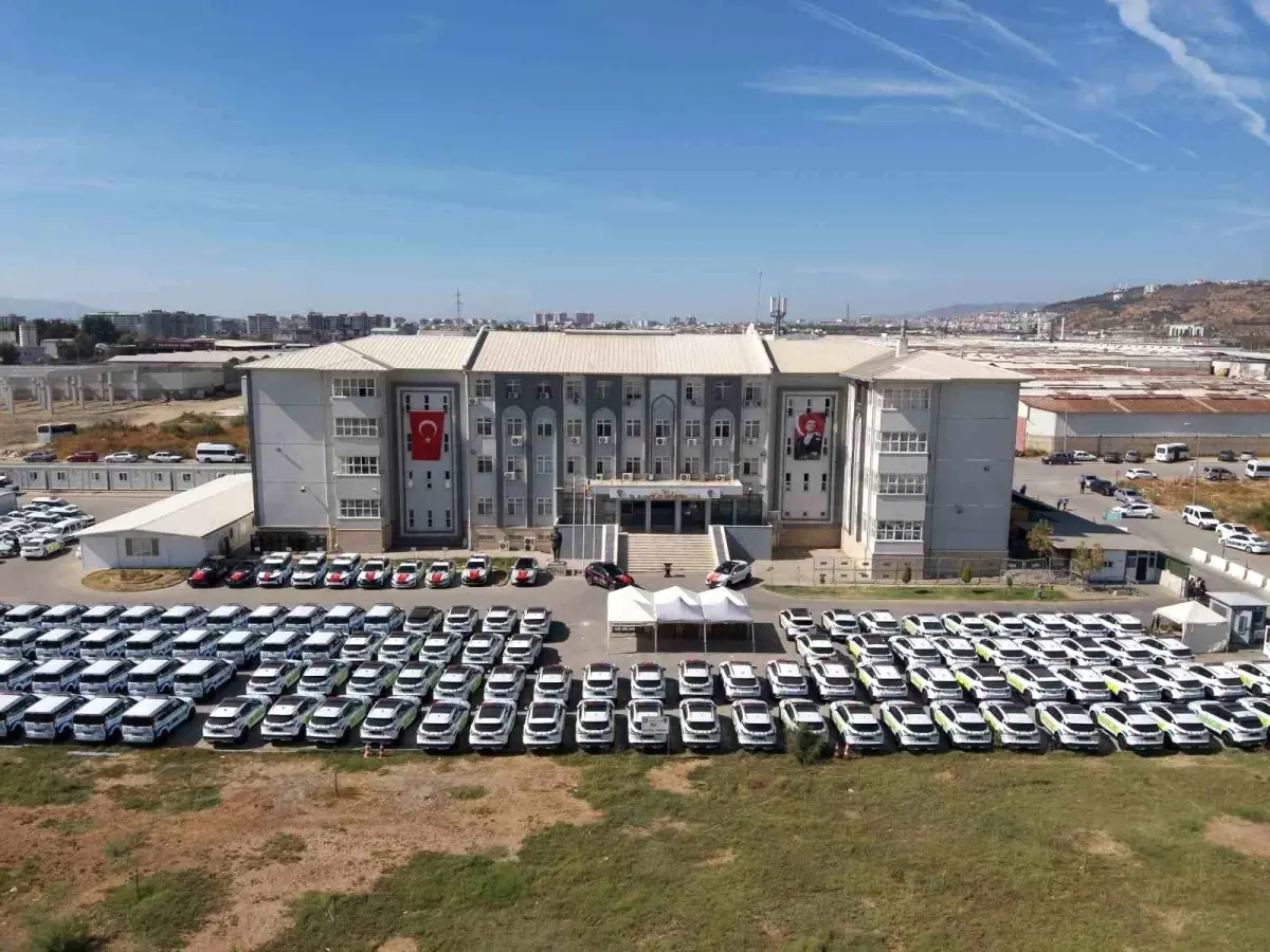 Aydın Emniyetinden Kaldırım Nöbeti Açıklaması: Polis Memurunun Görevi ve Önemi