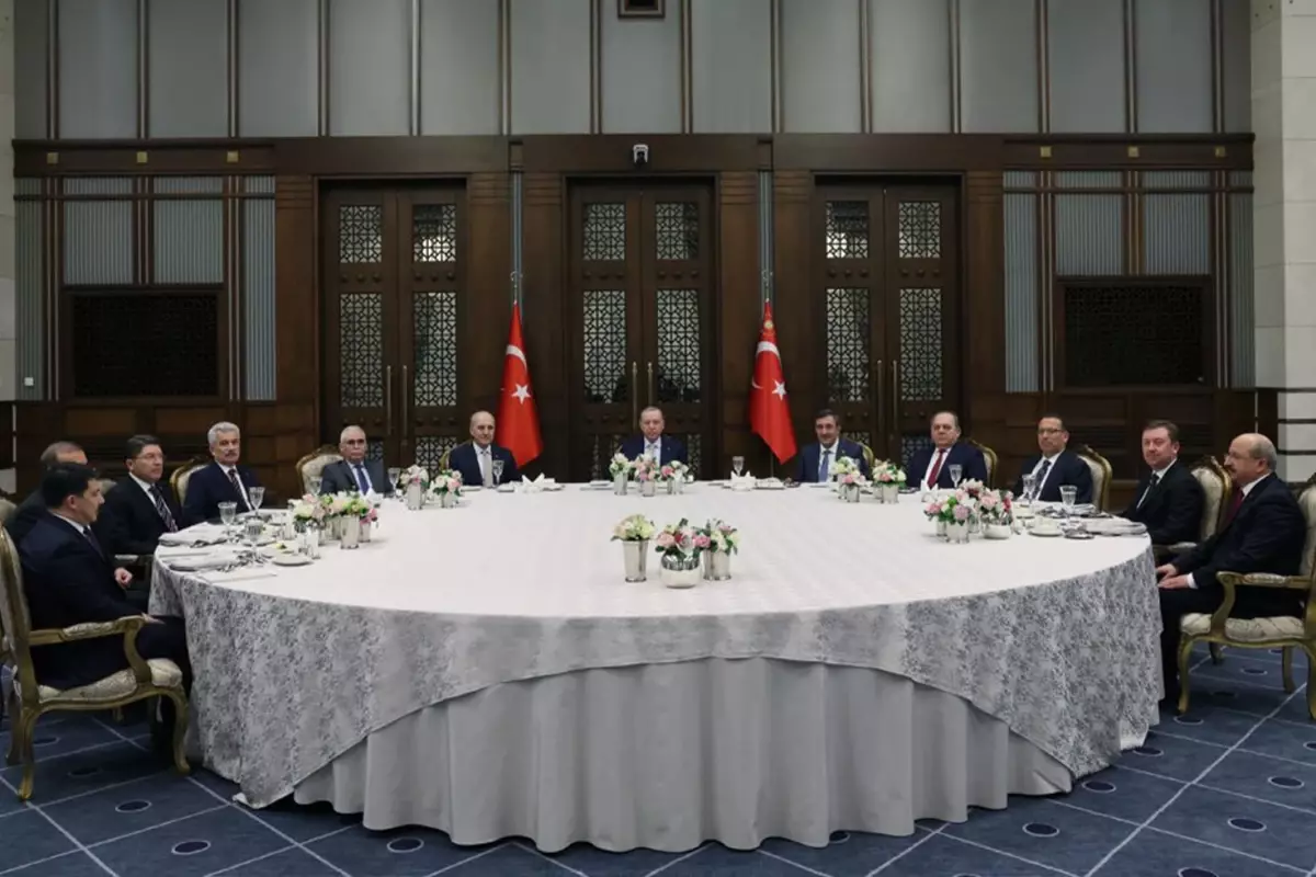 Cumhurbaşkanı Erdoğan, yasama, yürütme ve yargı temsilcileriyle Cumhurbaşkanlığı Külliyesi'nde bir araya geldi